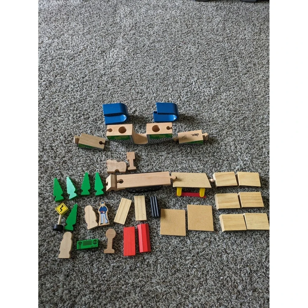 Play Set‎ 30+ pieces Wooden Train Track With Bridge, People, Trees Etc Unbranded